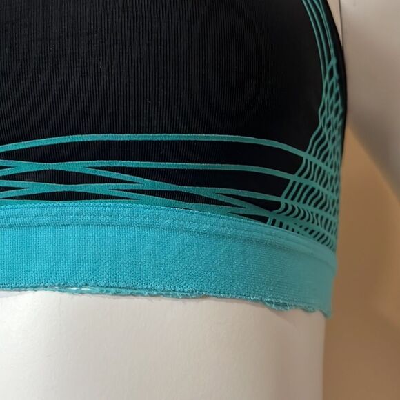 Nike sporty bras / Size S - Picture 5 of 11